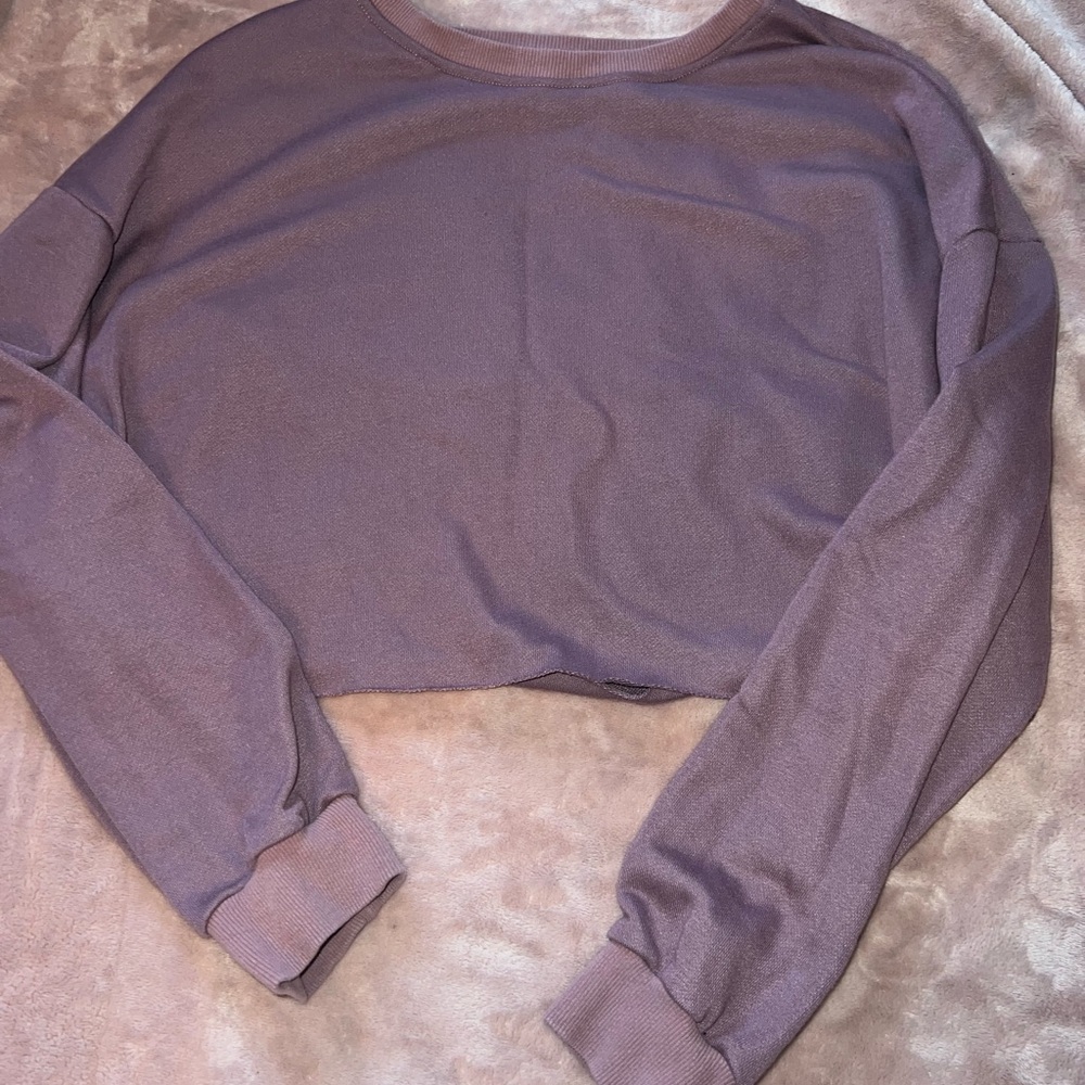 Cropped crew neck